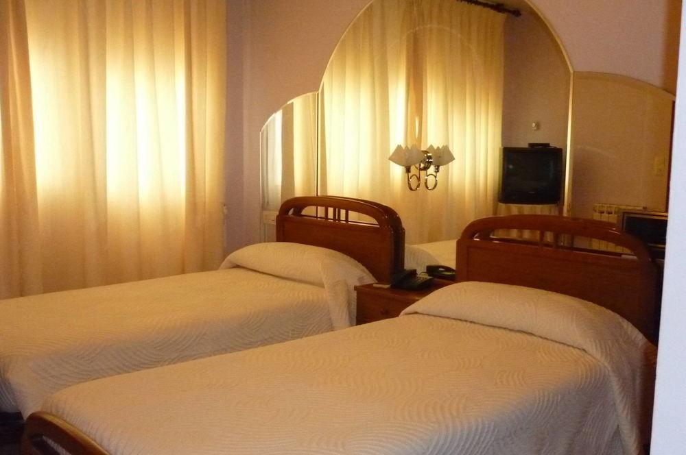 Hotel Francisco Javier โอโกรูญา ภายนอก รูปภาพ