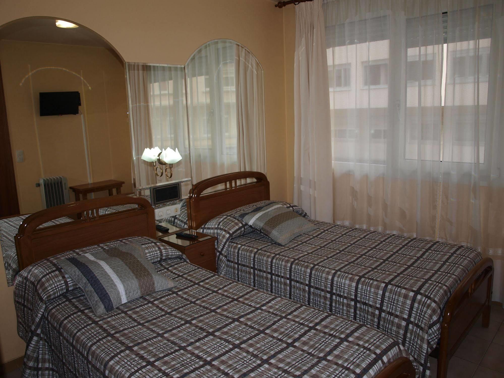 Hotel Francisco Javier โอโกรูญา ภายนอก รูปภาพ